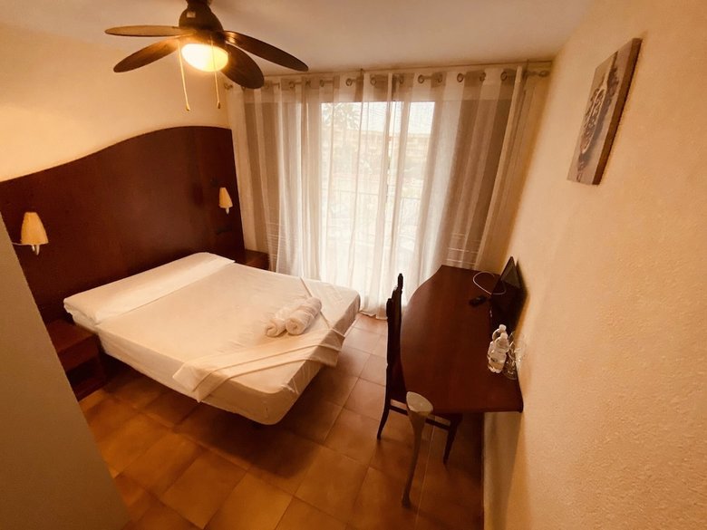 Ah Hotel
