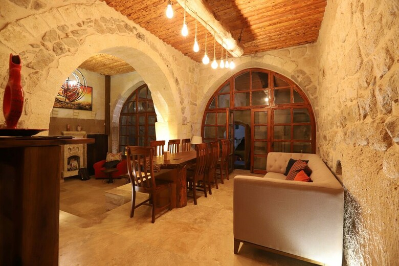Tabal Cave Hotel
