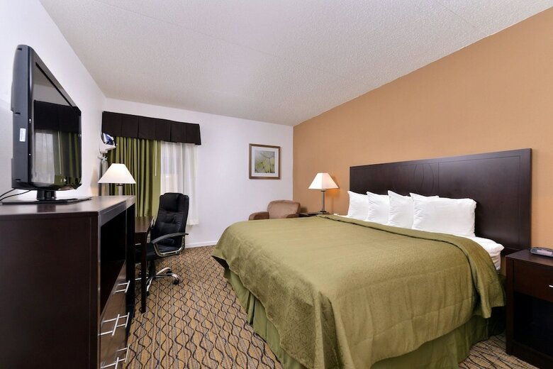 Hotel Quality Inn & Suites