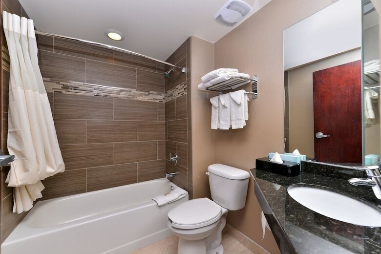 Hotel Quality Inn & Suites