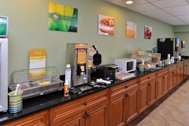 Hotel Quality Inn & Suites