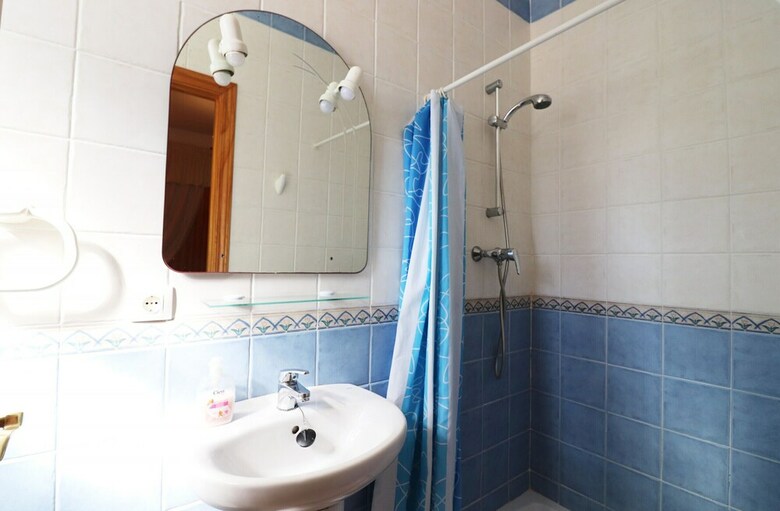 1142 Villa Casta�o