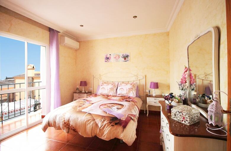 1057 Villa Maite