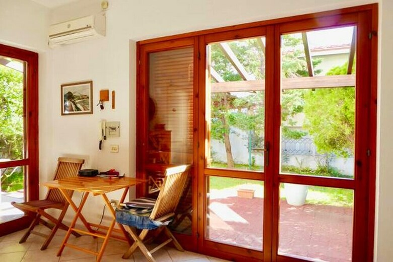 Apartment With 3 Bedrooms In Cala Gonone