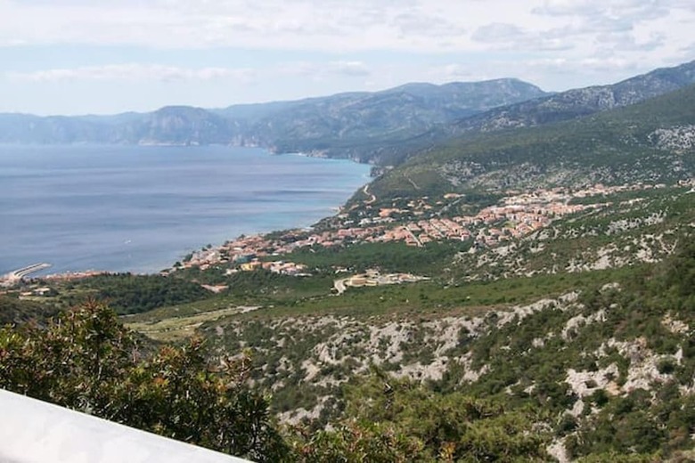 Apartment With 3 Bedrooms In Cala Gonone