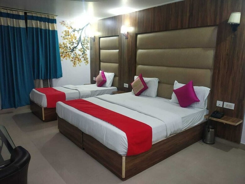 Adb Rooms Hotel Noratan Palace