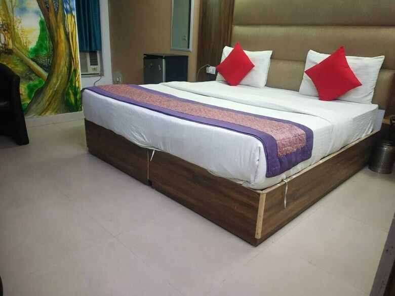 Adb Rooms Hotel Noratan Palace