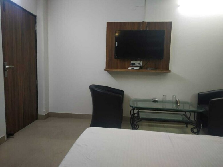 Adb Rooms Hotel Noratan Palace