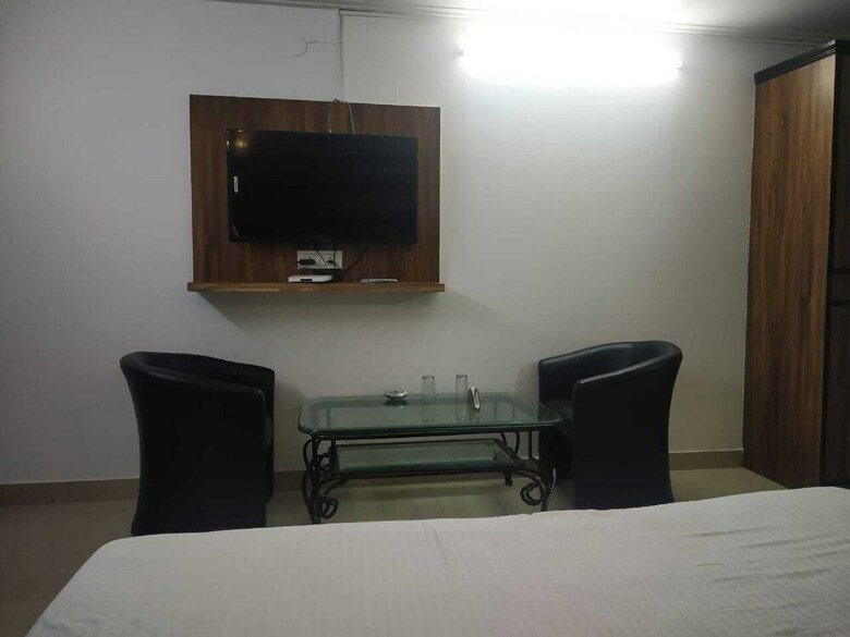 Adb Rooms Hotel Noratan Palace