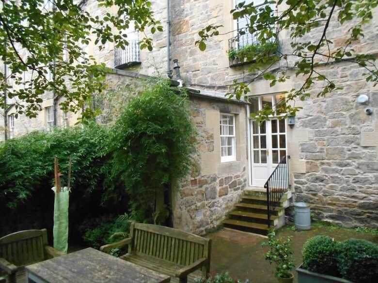 Cosy Modern Stockbridge Apartment