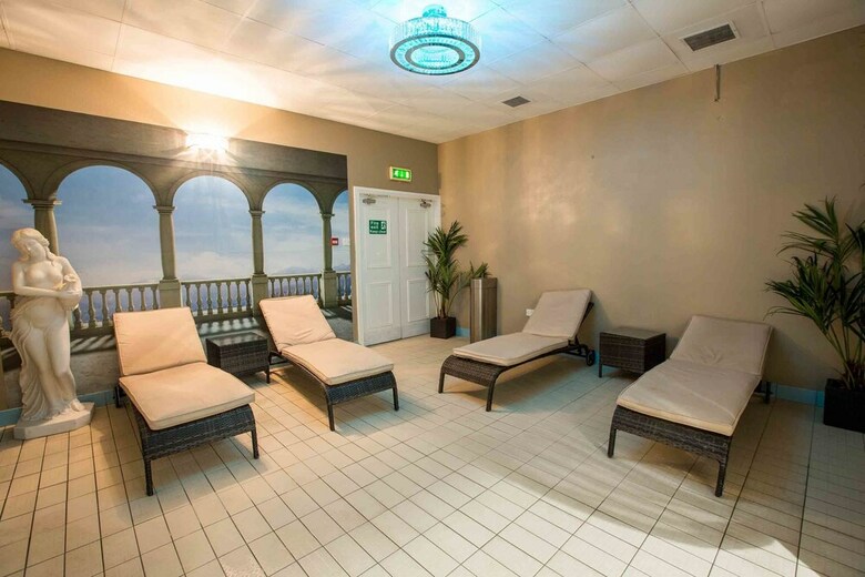 Anner Hotel