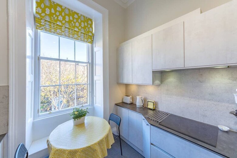 Wonderful Luxury West End Apartment
