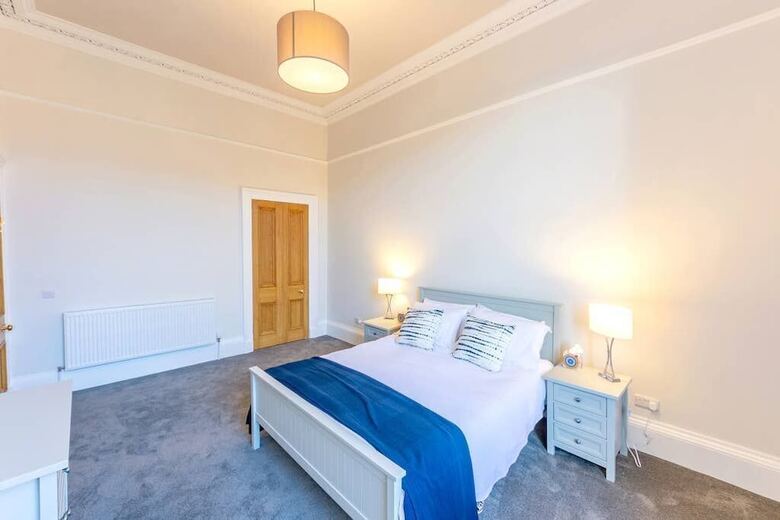 Wonderful Luxury West End Apartment
