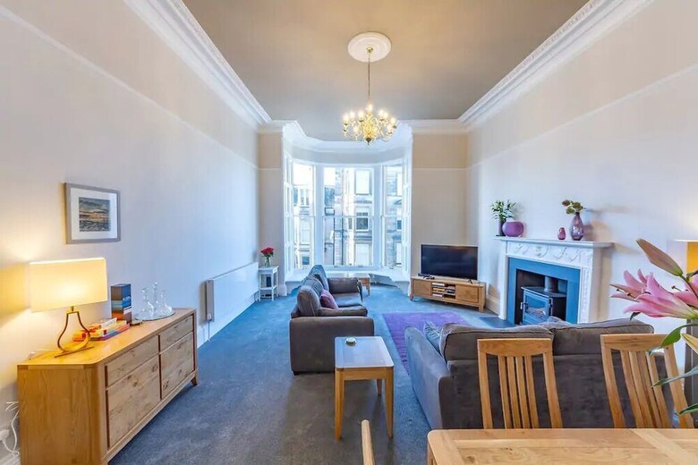 Wonderful Luxury West End Apartment