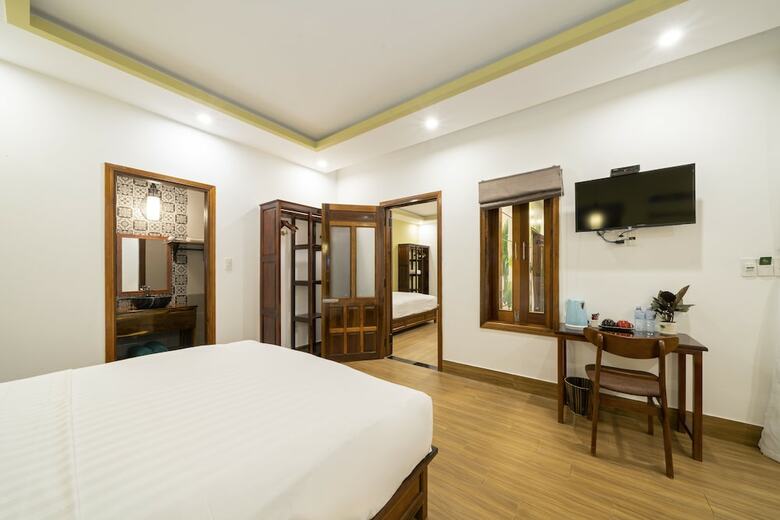 Hotel Blue Whale Homestay