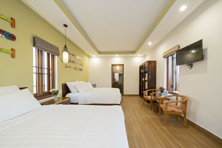 Hotel Blue Whale Homestay