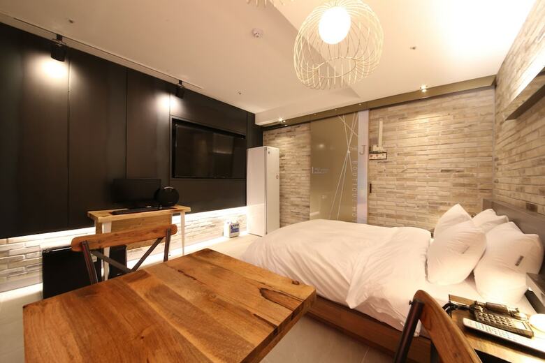 Daegu J Hotel