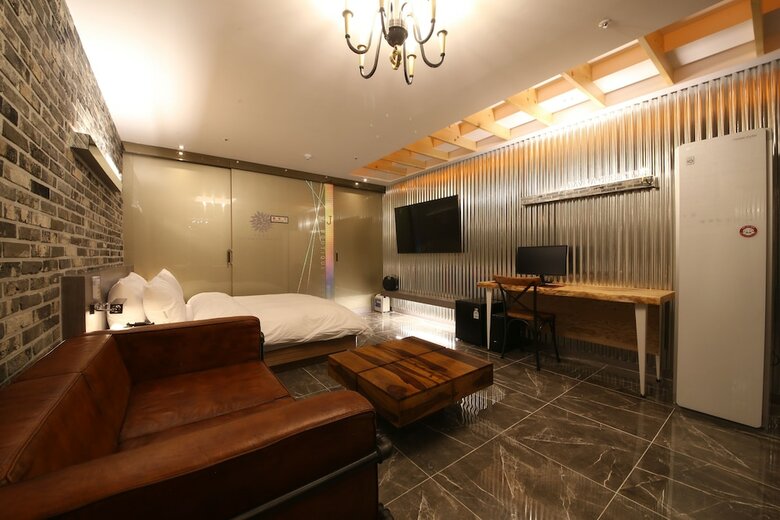 Daegu J Hotel