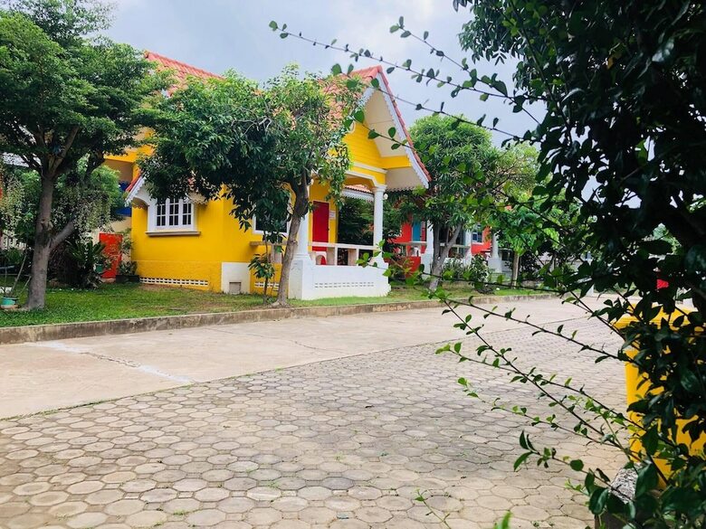 Hotel Baan Chom Chan Resort