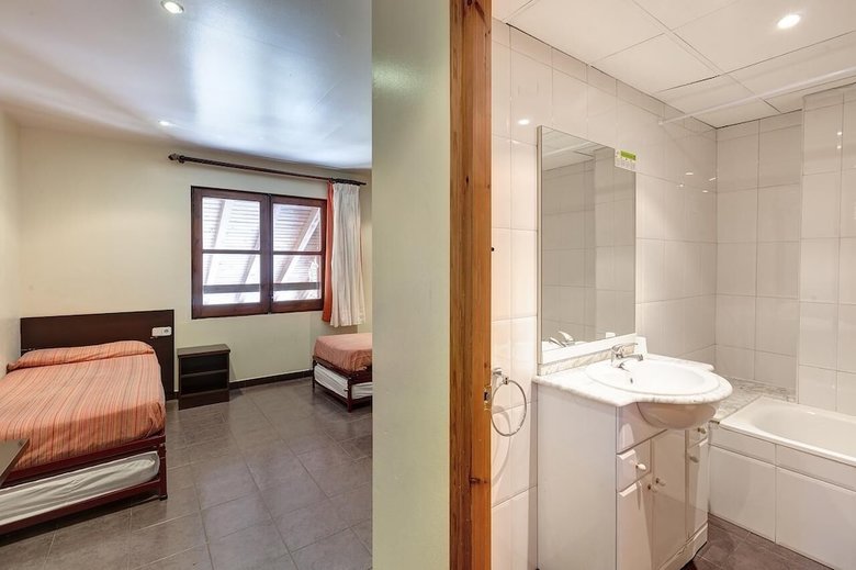 Hostal Alberg Les Estades