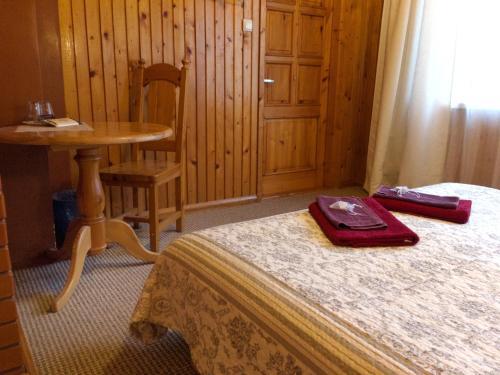 Hostal Kikas Guest House