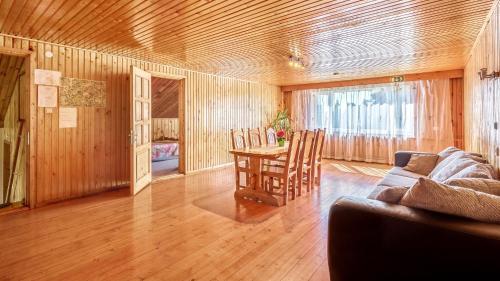 Hostal Kikas Guest House