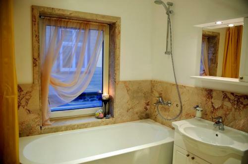 Embrace Guestrooms & Apartments