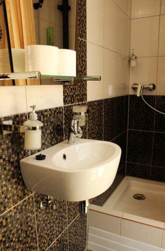Embrace Guestrooms & Apartments