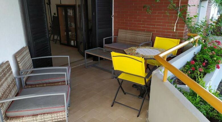Bed & Breakfast Nero Basalto Azzurro Mare