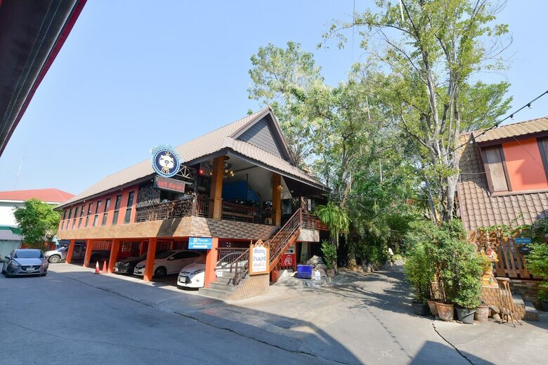 Hotel Oyo Maesri Resort