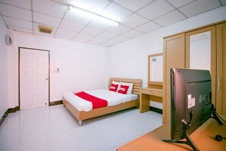 Hotel Oyo 525 Mrt Phetkasem 48 Place