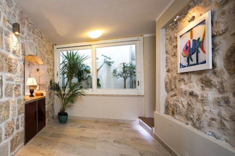 Villa Holiday Home Secret Garden