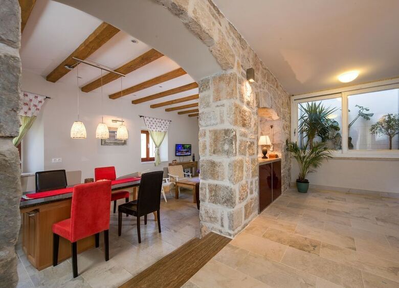 Villa Holiday Home Secret Garden