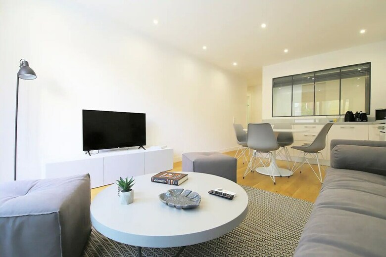 Apartamentos Trikoupi Residence By Panta Neos
