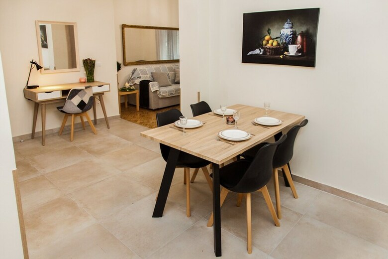 Restfull Fully Renovated Apartment In Thisio