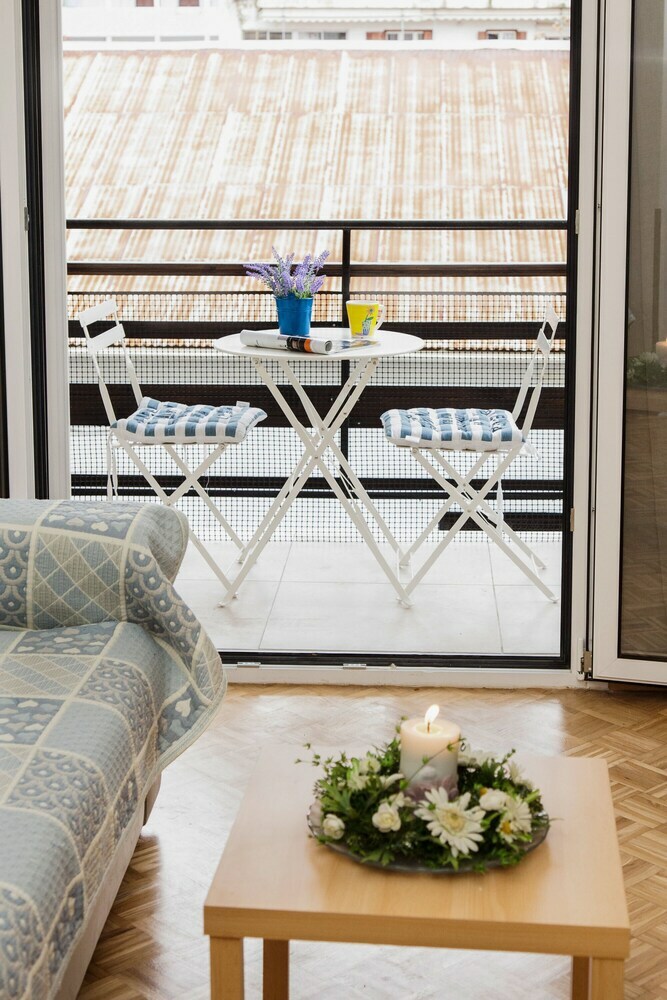 Restfull Fully Renovated Apartment In Thisio