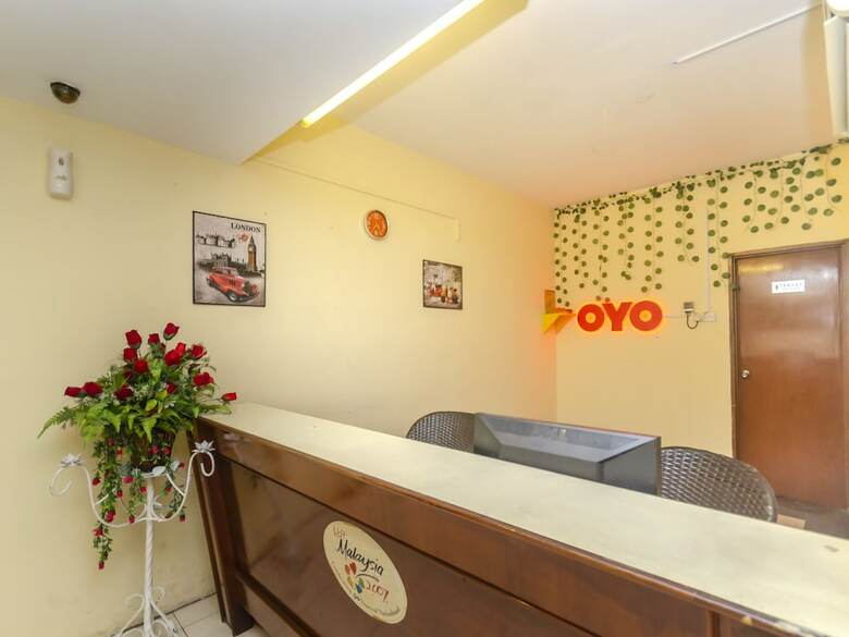 Oyo 89703 B Link Hotel