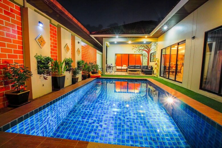 2bdr Majestic Villa - 300 From Beach