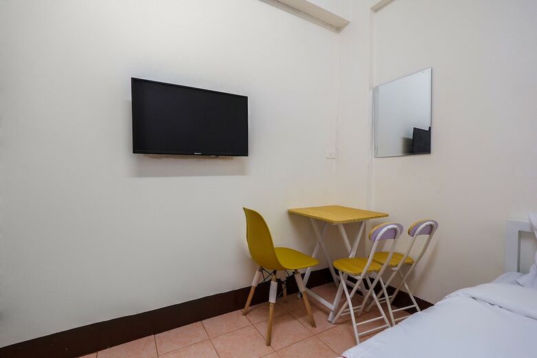 Hotel Oyo 558 Green Room Bangkapi