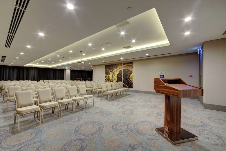 Hotel Doubletree By Hilton Adana