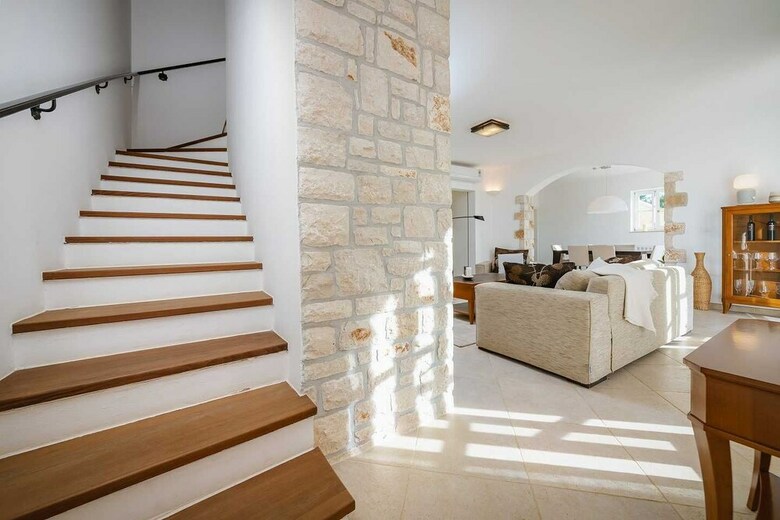 Villa Mayla