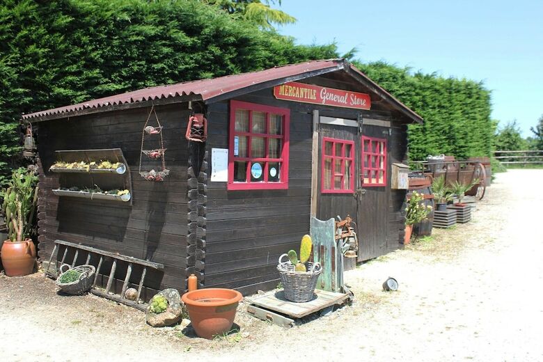Hotel Le Ranch de Calamity Jane Tipis D'h�tes