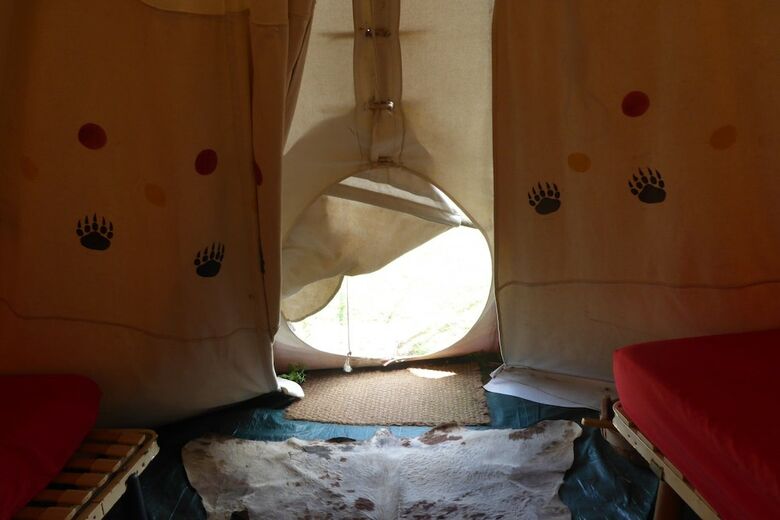 Hotel Le Ranch de Calamity Jane Tipis D'h�tes