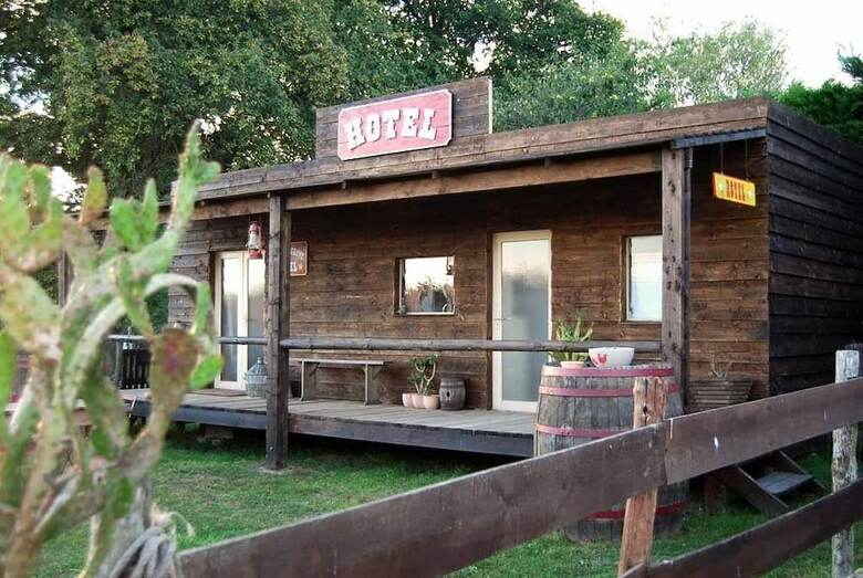Hotel Le Ranch de Calamity Jane Tipis D'h�tes