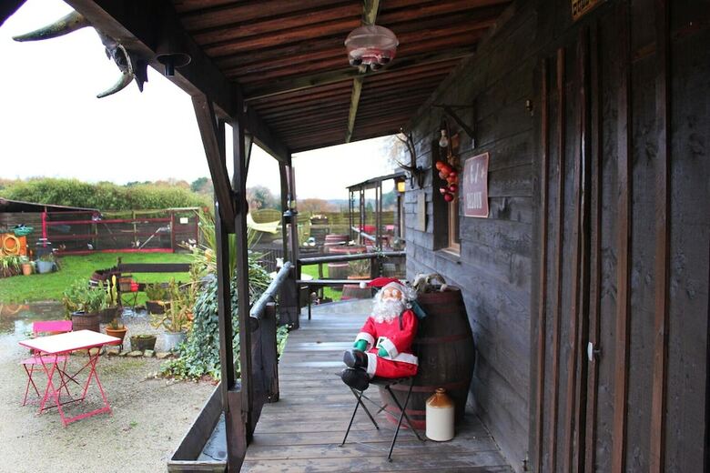 Hotel Le Ranch de Calamity Jane Tipis D'h�tes