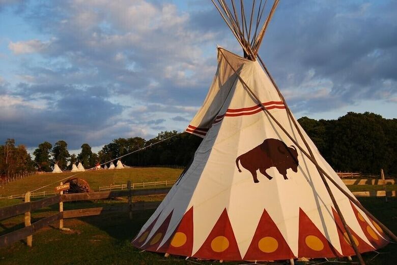 Hotel Le Ranch de Calamity Jane Tipis D'h�tes