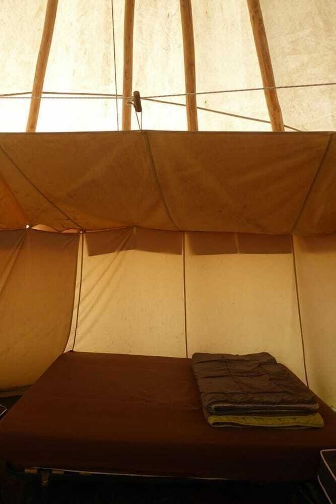 Hotel Le Ranch de Calamity Jane Tipis D'h�tes