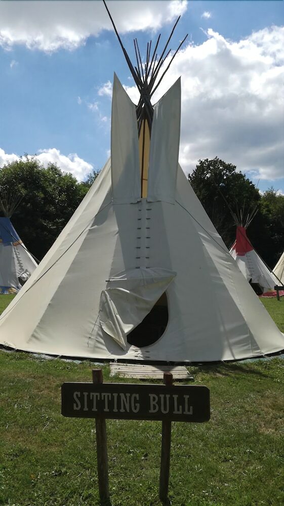 Hotel Le Ranch de Calamity Jane Tipis D'h�tes