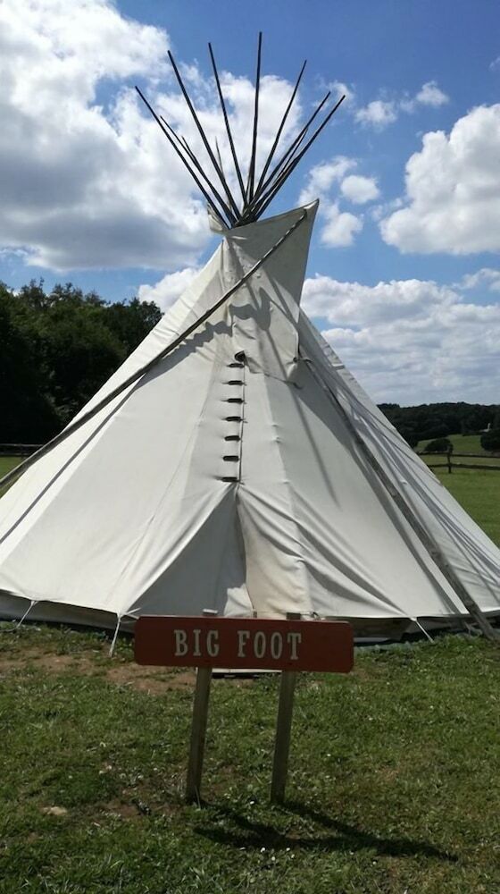 Hotel Le Ranch de Calamity Jane Tipis D'h�tes