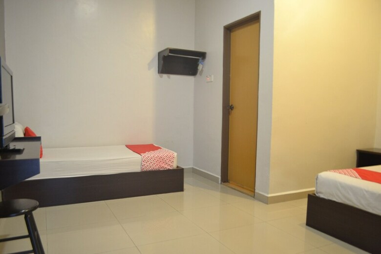 Oyo 89715 Ck Hotel